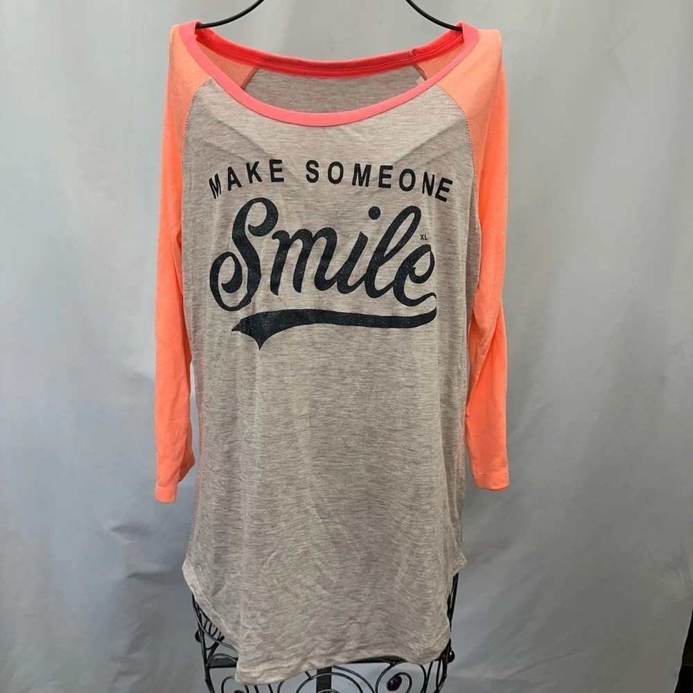 American Ealge Make Someone Smile baseball tee size XL